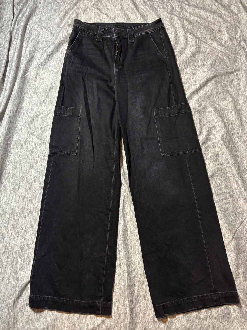 American Eagle Outfitters Black Wide-Leg Cargo Jeans